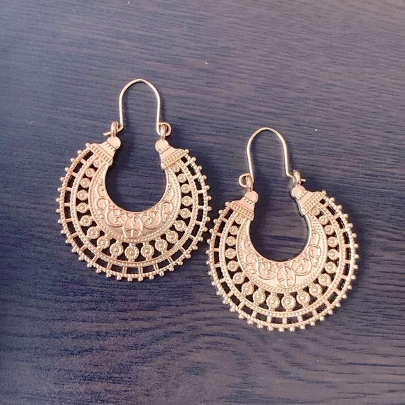 🌟2/$30🌟Boho Earrings / Antique Gold Mandala earrings/ Bohemian flower ea… - Picture 4 of 9